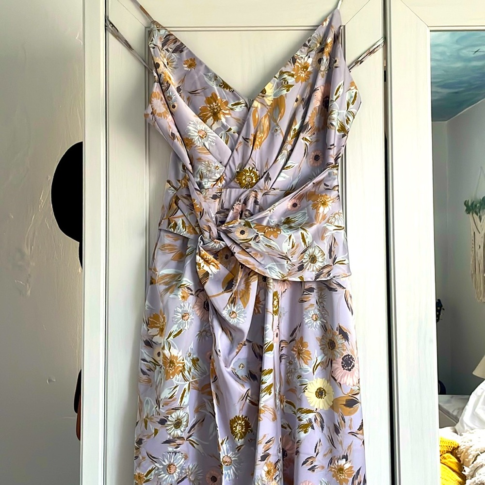NEW Astr Giselle Floral Twist Front Midi Dress In Lavender Gold